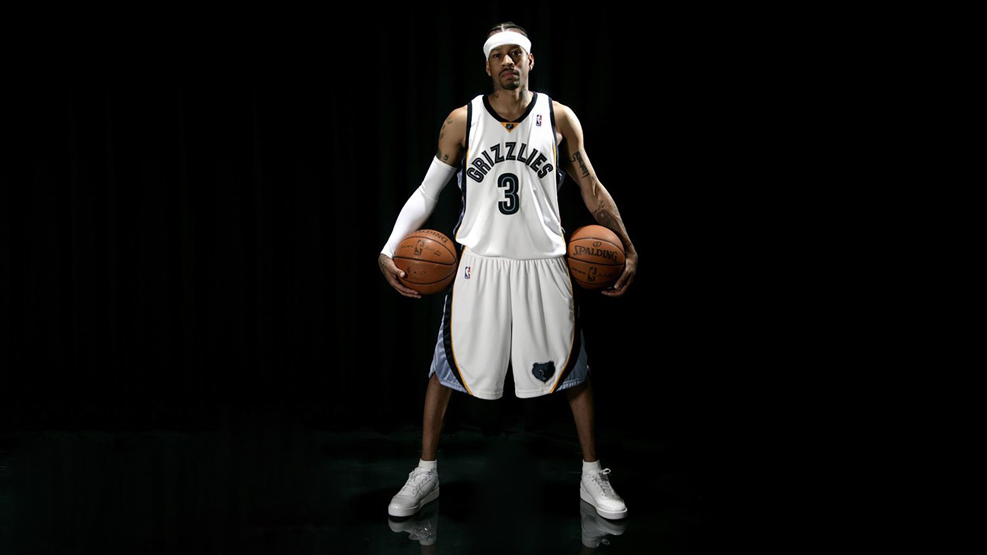 开云体育官方网站-_硬地、草地、红土：不同场地对运动员的考验_，红土草地硬地网球一样吗